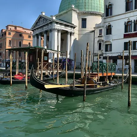 Bed & Breakfast Ruga Giuffa 2*