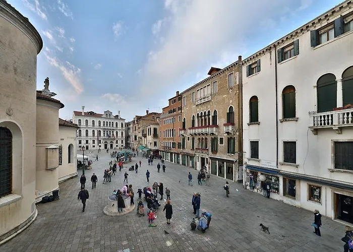 住宿加早餐酒店 Ruga Giuffa Castello (Varese)