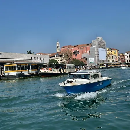 Bed & Breakfast Ruga Giuffa 2*