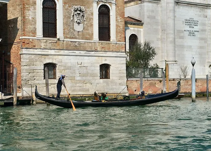 Nocleg ze śniadaniem Ruga Giuffa Castello (Varese)