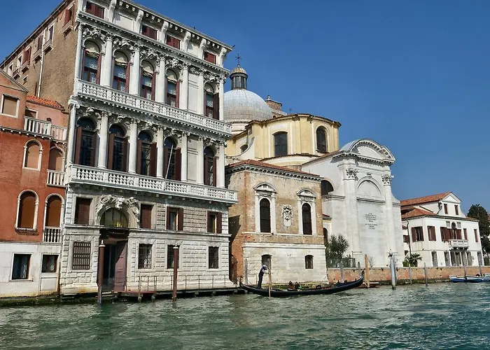 Nocleg ze śniadaniem Ruga Giuffa Castello (Varese)